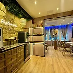 Nation Montmartre Hotel 3*