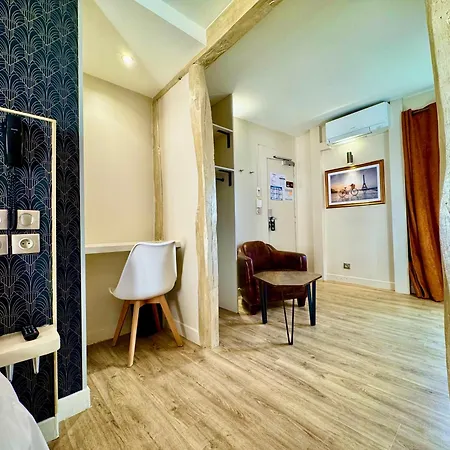 Nation Montmartre Hotel Parigi
