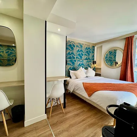 Nation Montmartre Hotel