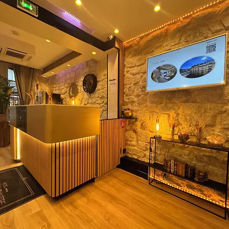 Nation Montmartre Hotel Parigi