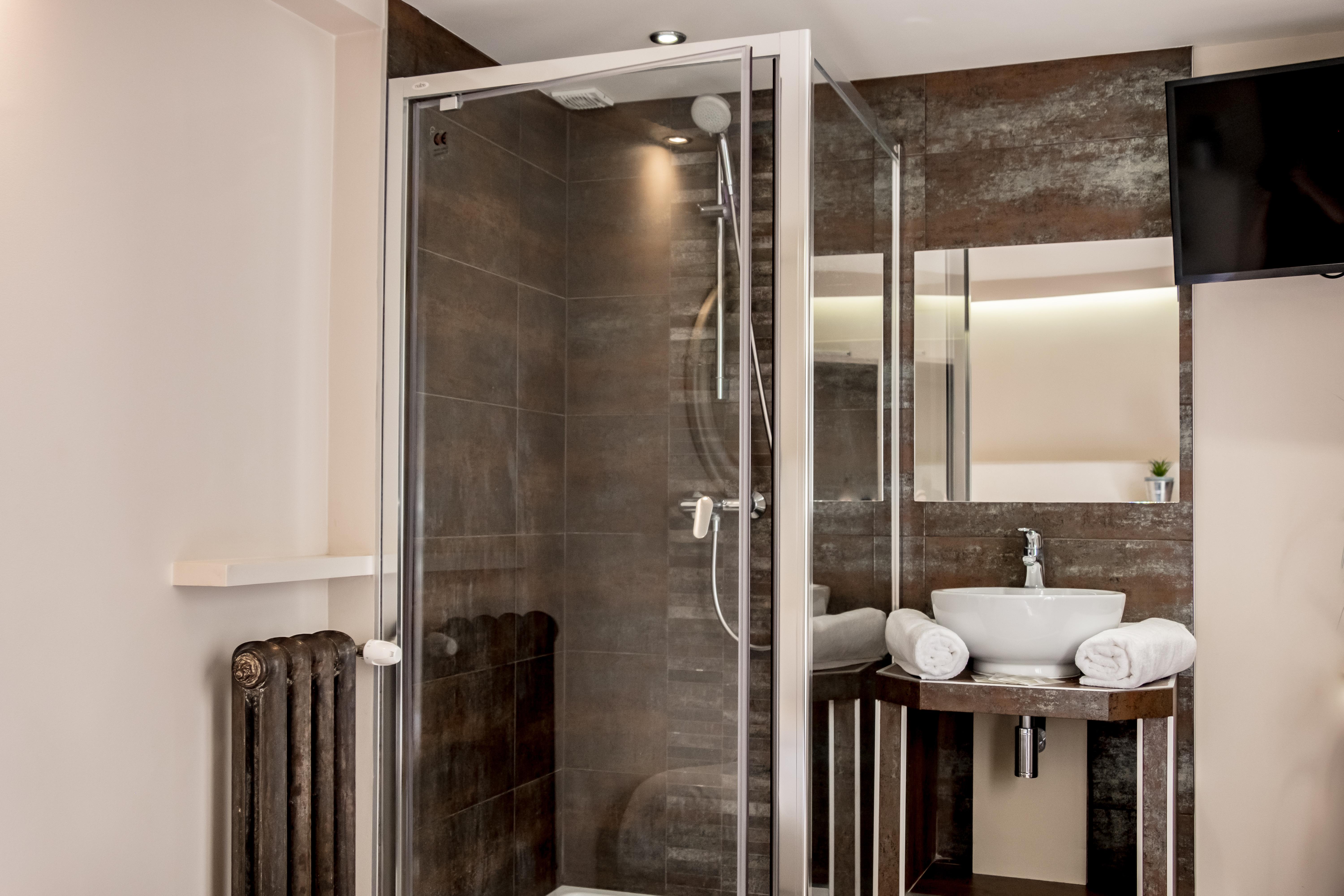 Nation Montmartre Hotel