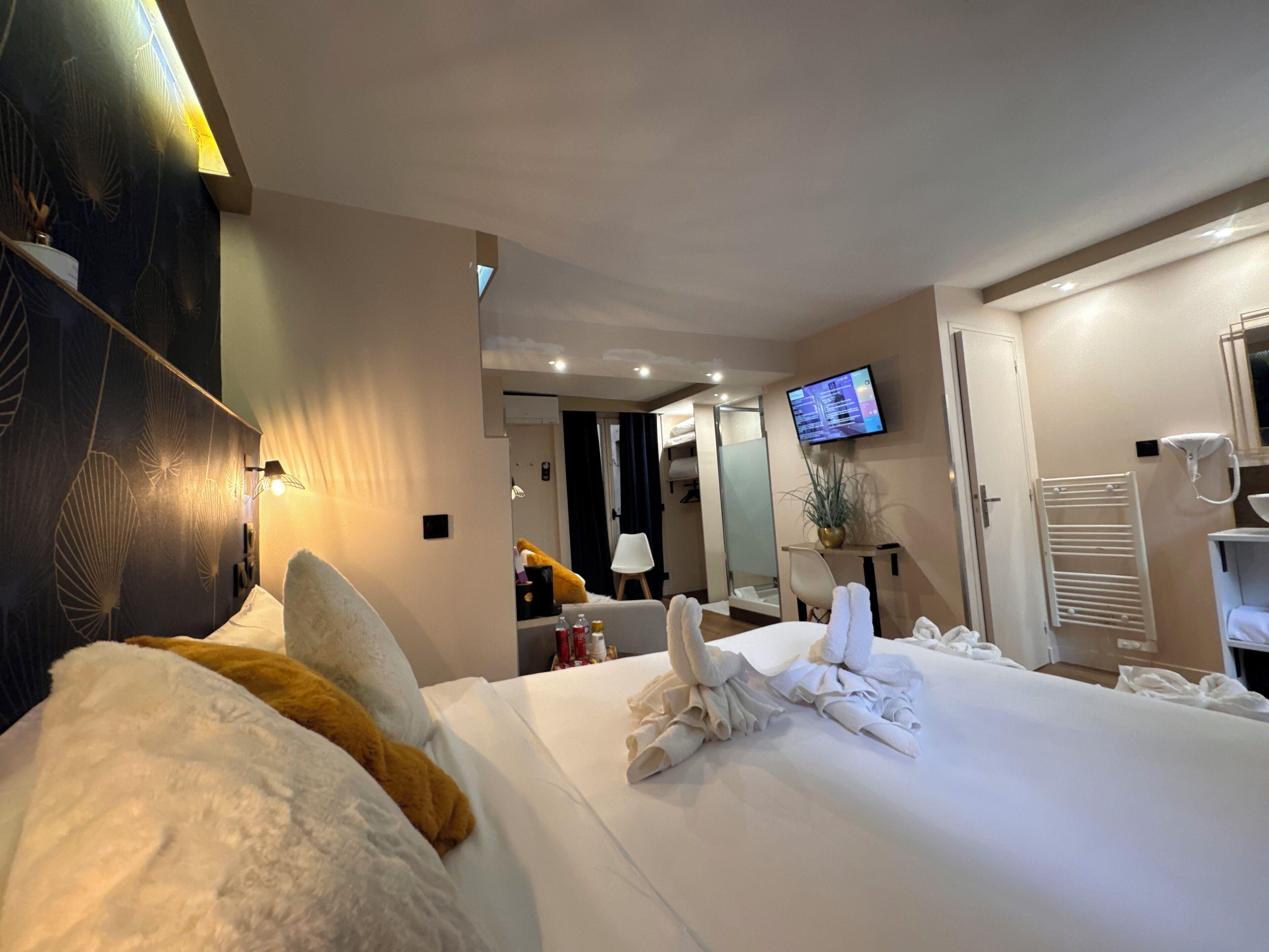 Nation Montmartre Hotel